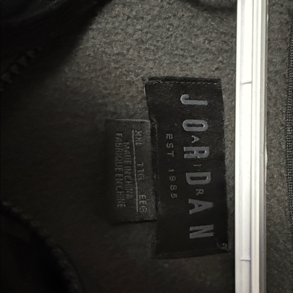 Jordan Black and Gray Jacket Jordan camo - Picture 2 of 6